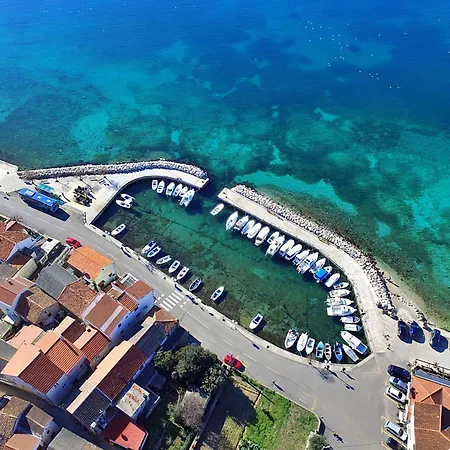 With Parking Space - Diklo, - 23042 Apartmán Zadar