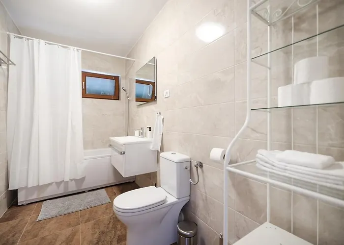 Апартаменты With Parking Space - Diklo, - 23042 *